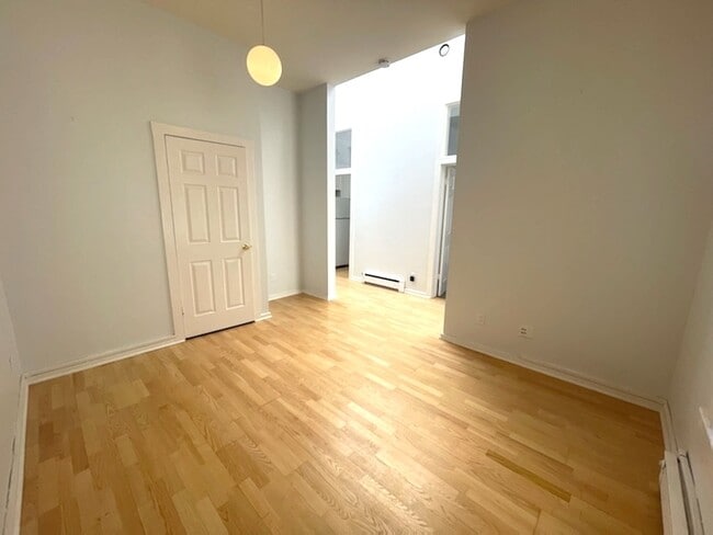 Building Photo - 1107 Oak St