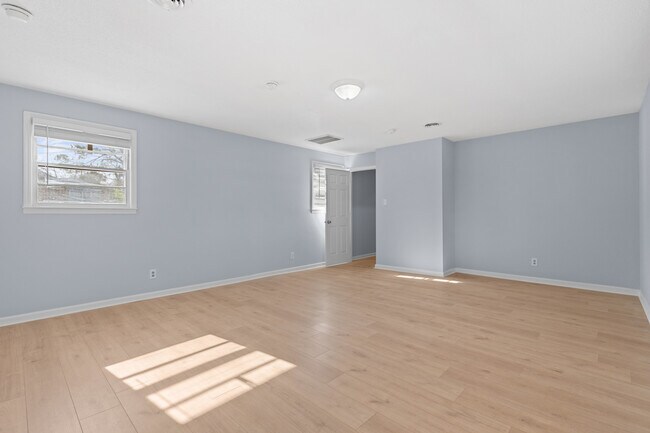 Building Photo - 409 Wilkes Rd