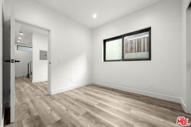 Building Photo - 1920 S Sherbourne Dr