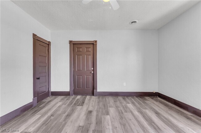 Building Photo - 812 Lovett Pl