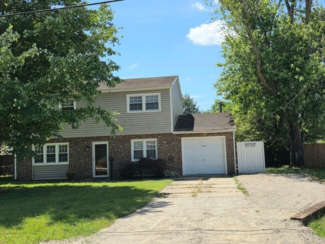 Primary Photo - 4 Bed House Ready For a New Tenant