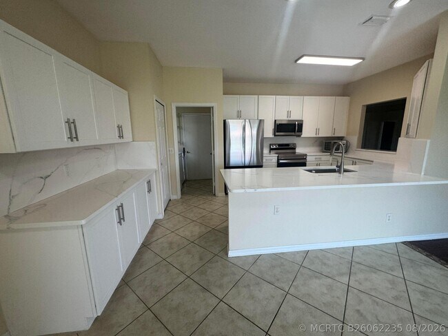 Building Photo - 981 NW Tuscany Dr