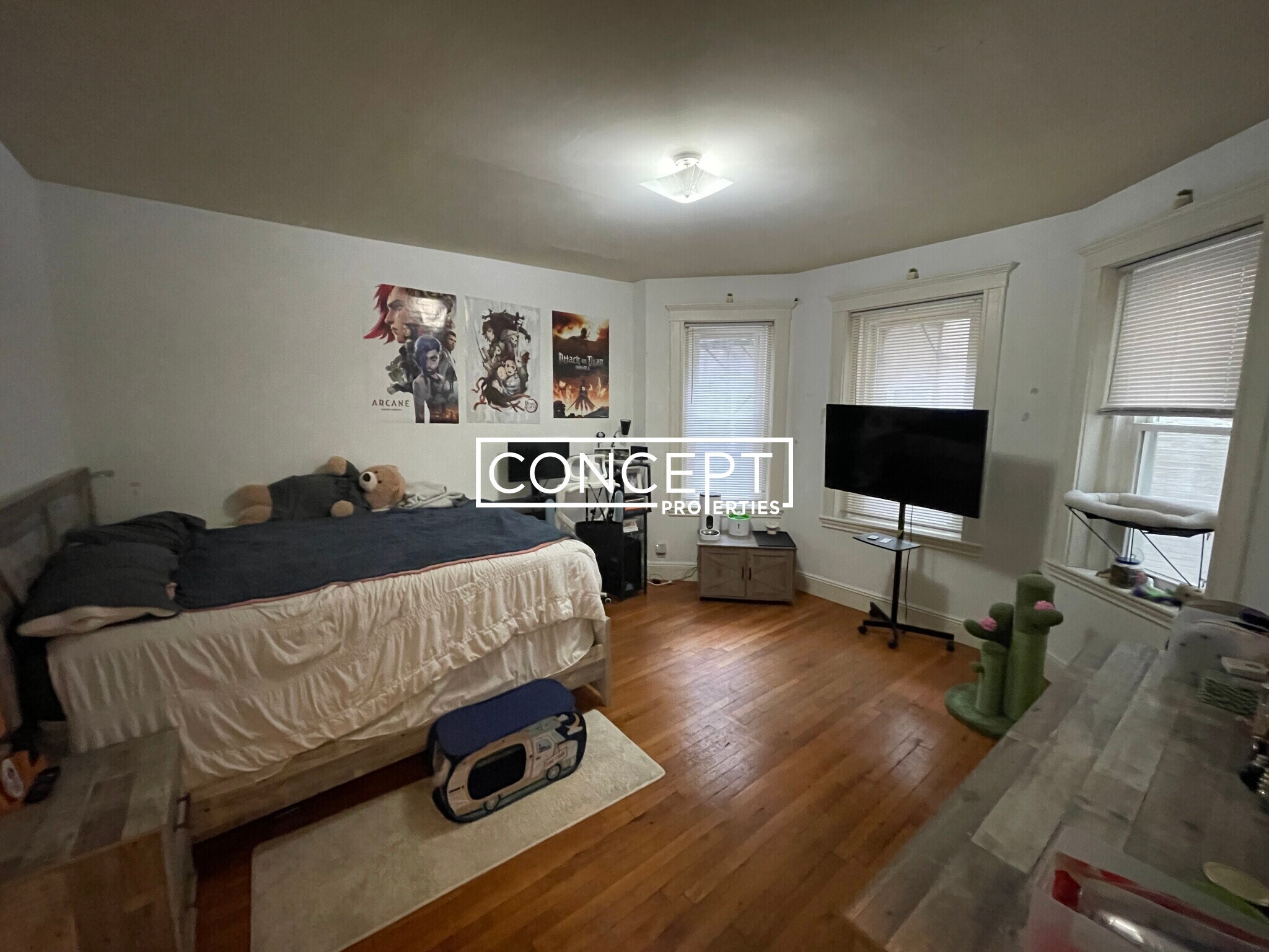 Building Photo - 143 Park Dr