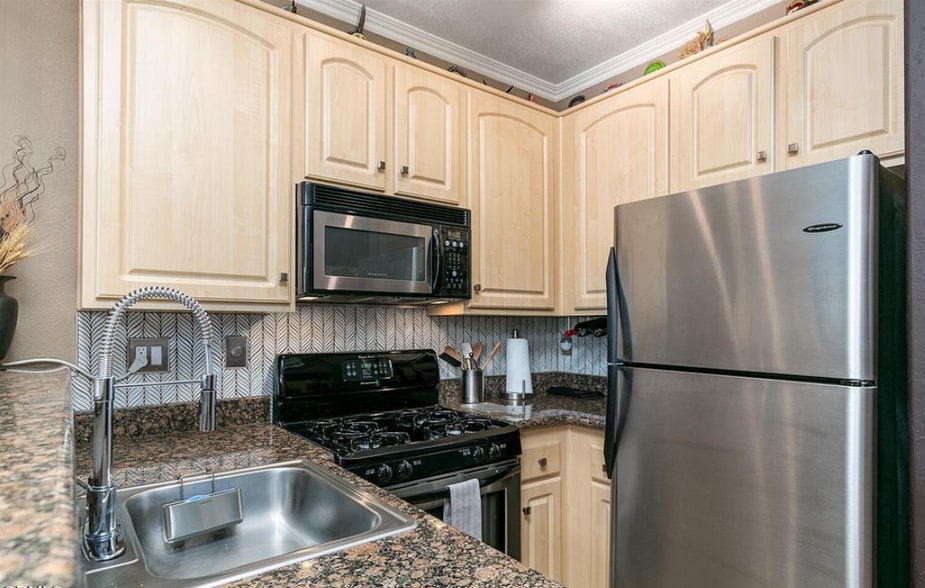 Building Photo - 300 N El Molino Ave