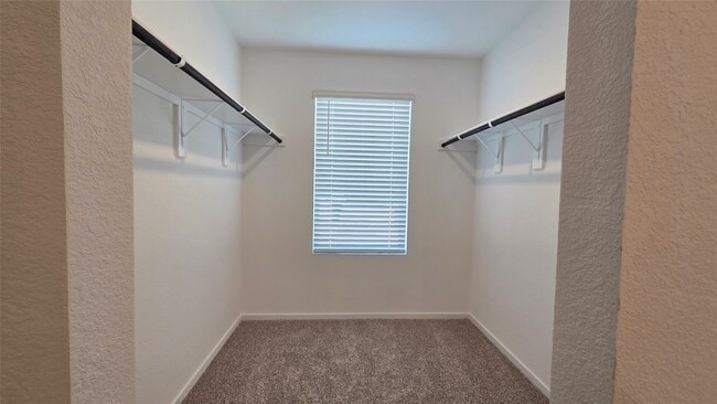 Building Photo - 40934 Seasoned Oak Ln