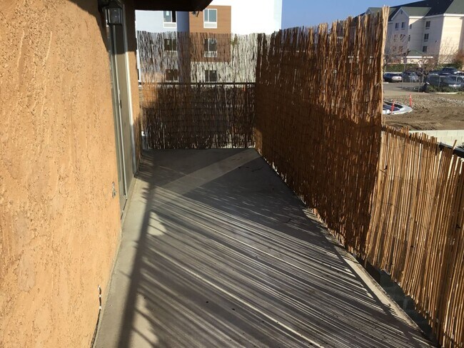 Building Photo - 563 W Alamos Ave