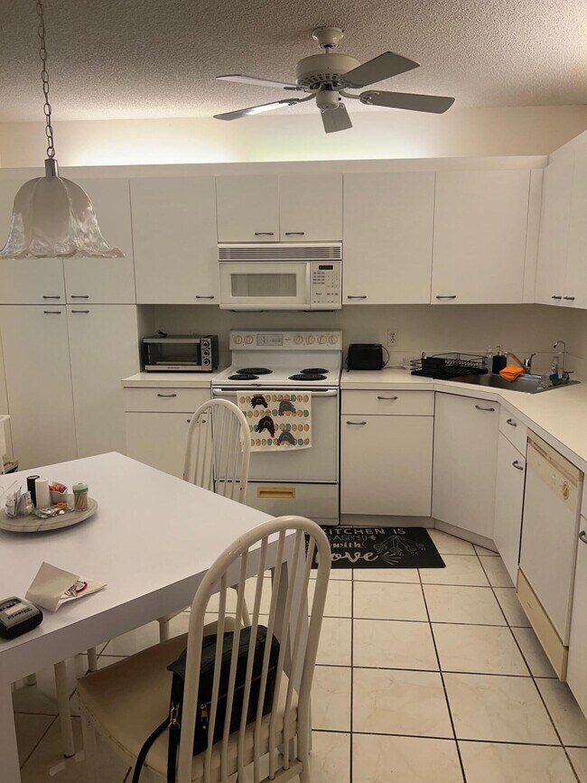 Building Photo - 5265 Brisata Cir