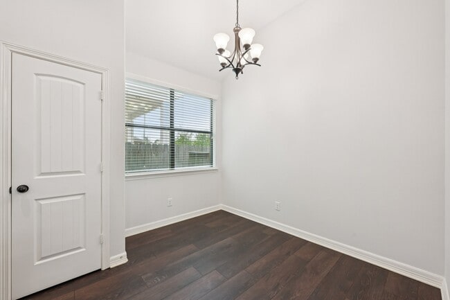 Building Photo - 618 Aulia Ln