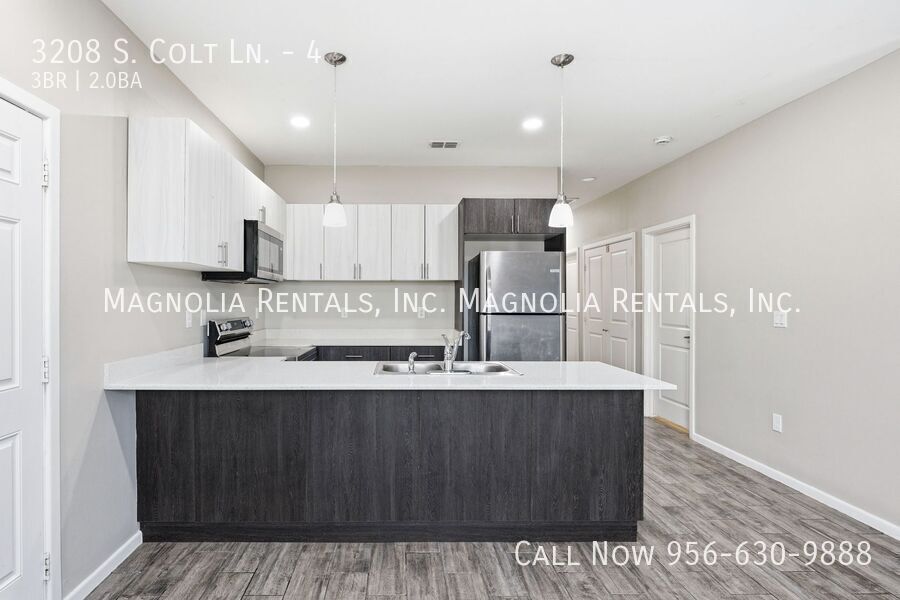 Building Photo - 3208 S Colt Ln