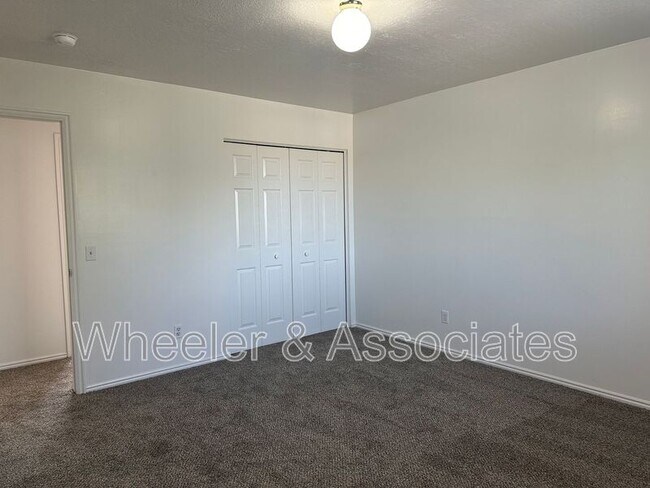 Building Photo - 1315 S 120 E