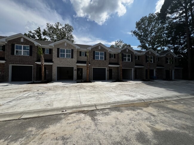 Building Photo - 420 Wren Crest Ln