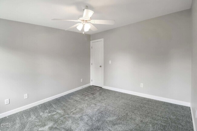 Building Photo - 301 Perry Creek Dr