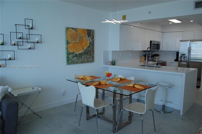 Building Photo - 2501 S Ocean Dr