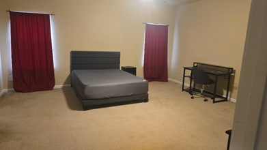 Building Photo - 2797 Huntcliffe Dr