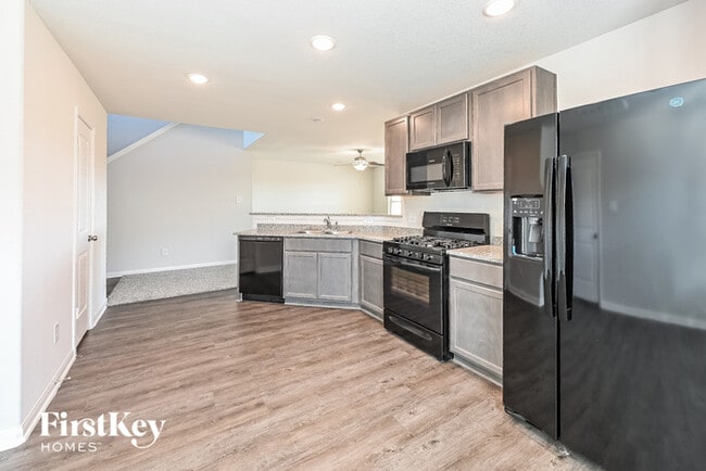 Building Photo - 25590 Roy Rogers Ct