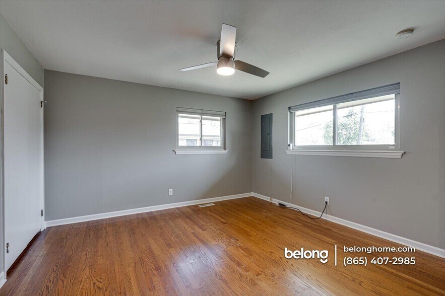 Building Photo - 2324 Mark Ln