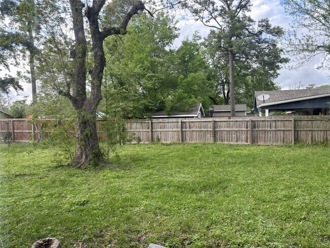 Building Photo - 12211 Wood Spring Ln