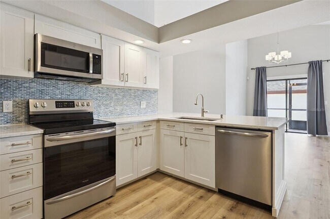 Building Photo - 7301 Spring Villas Cir