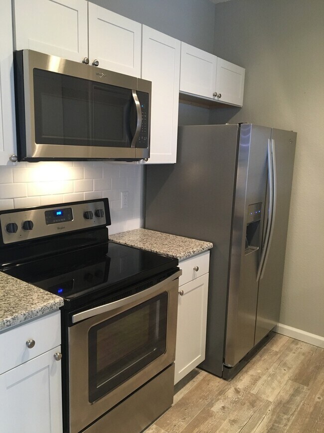 Building Photo - UT PRE LEASE: Updated 2 BR / 2 BA West Cam...