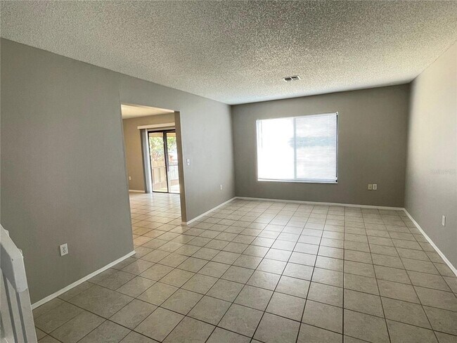 Building Photo - 687 Lake Dexter Cir