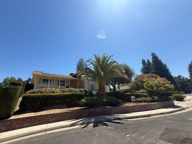 Building Photo - Stunning three-story home located in the c...