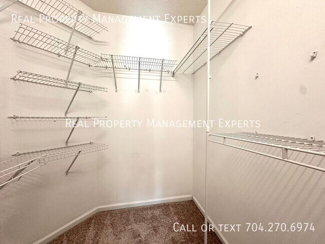 Building Photo - 7603 Rolling Meadows Ln