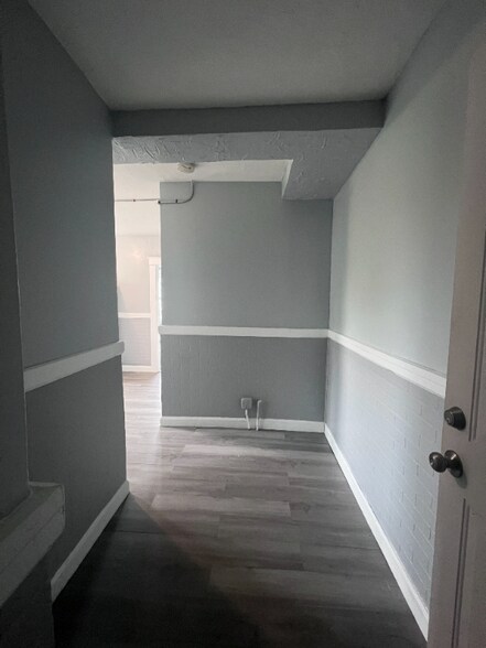 Primary Photo - 36 Lake St
