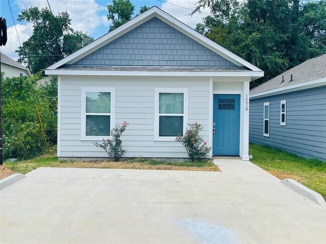 Primary Photo - 16618 Meadowcroft St