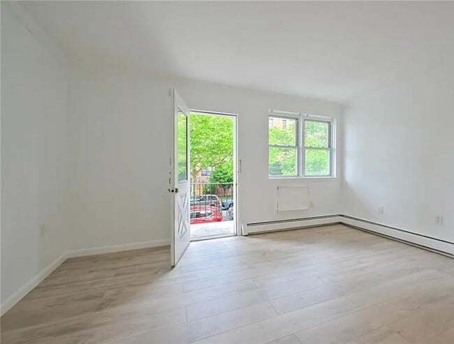 Building Photo - 2362 E 13th St