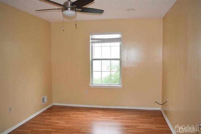 Building Photo - 61 Brighton Way