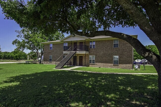 Building Photo - 200 Daniels Dr