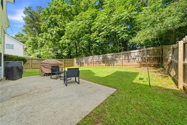 Building Photo - 983 Aspen Dr