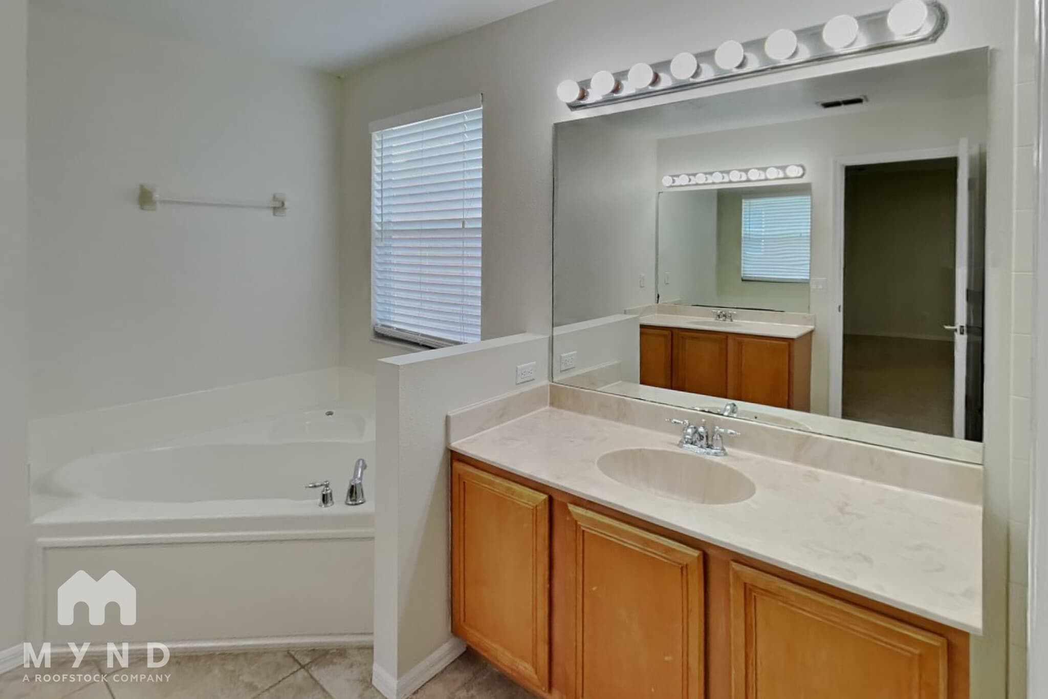Building Photo - 9333 Mandrake Ct