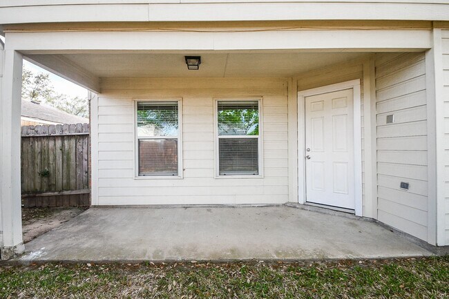 Building Photo - 20506 Lantern Springs Ln