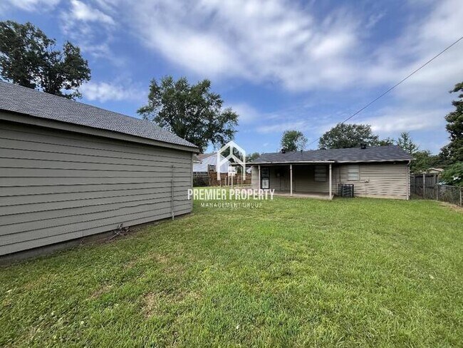 Building Photo - 3012 Randy Ln