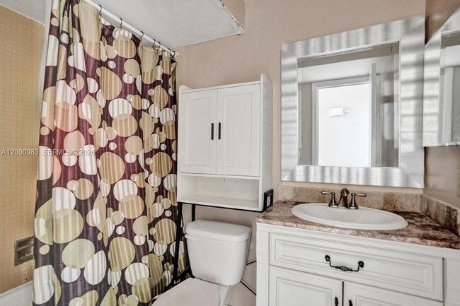 Building Photo - 710 N Ocean Blvd