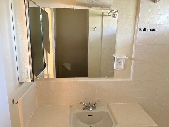 Building Photo - 1807 Bara Rd