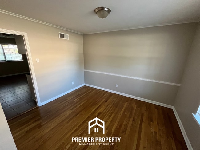 Building Photo - 1601 Favell Dr