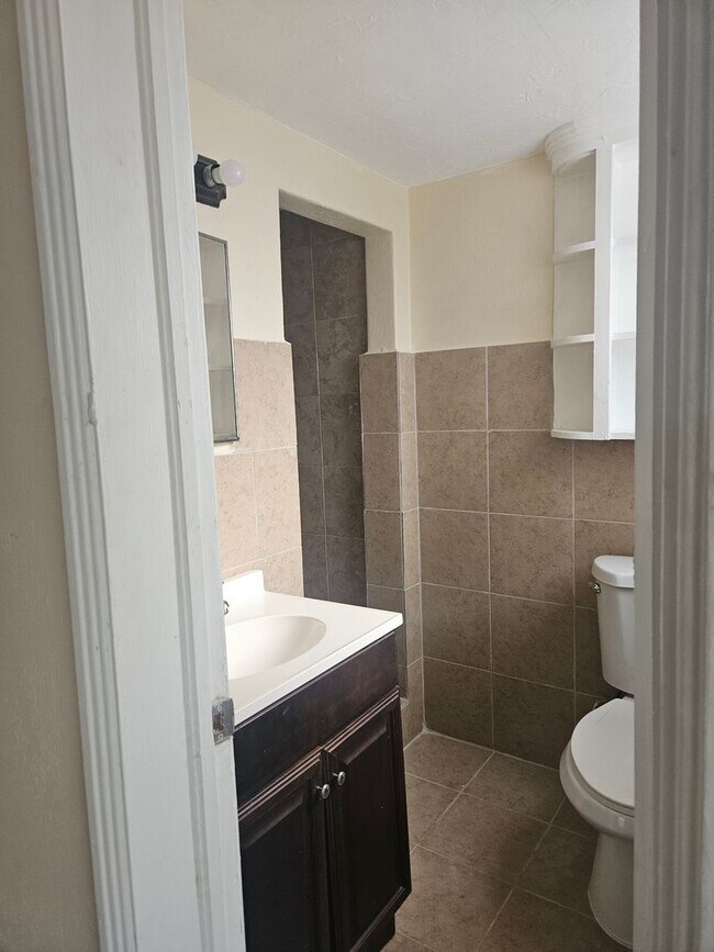 Building Photo - 2014 Blais Ave