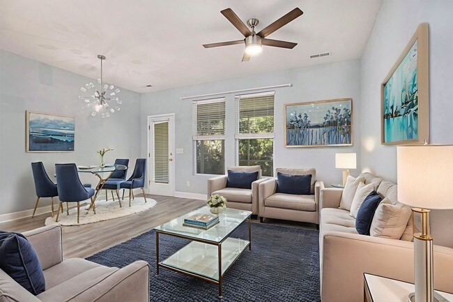 Building Photo - Beautifully Updated 3BR/3BA Coastal Townhome in Prime Location!