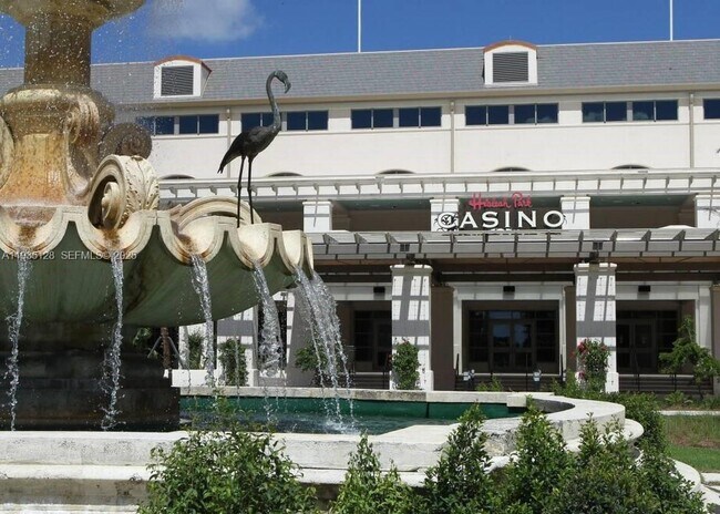 Building Photo - 895 W 79th Pl