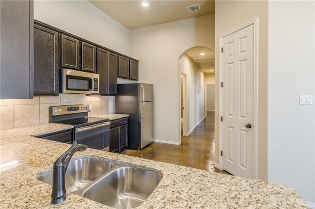 Building Photo - 153 Samuel Dr