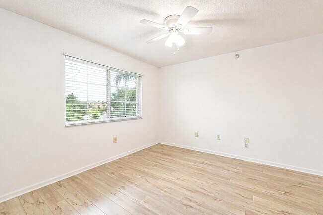 Building Photo - 3721 NW Mediterranean Ln