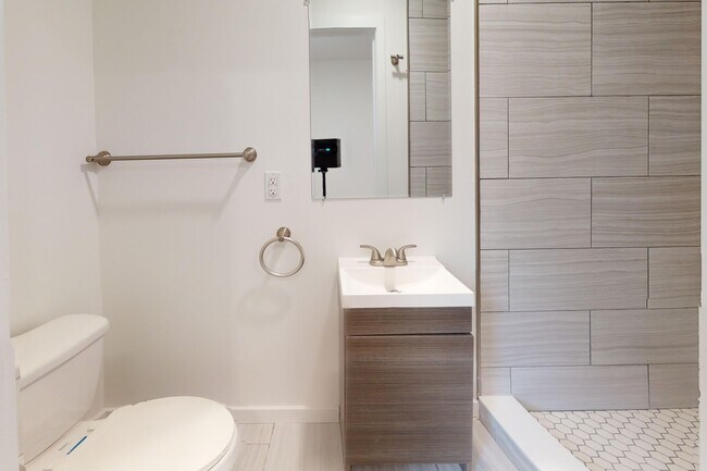 Building Photo - 1834 N Bouvier St