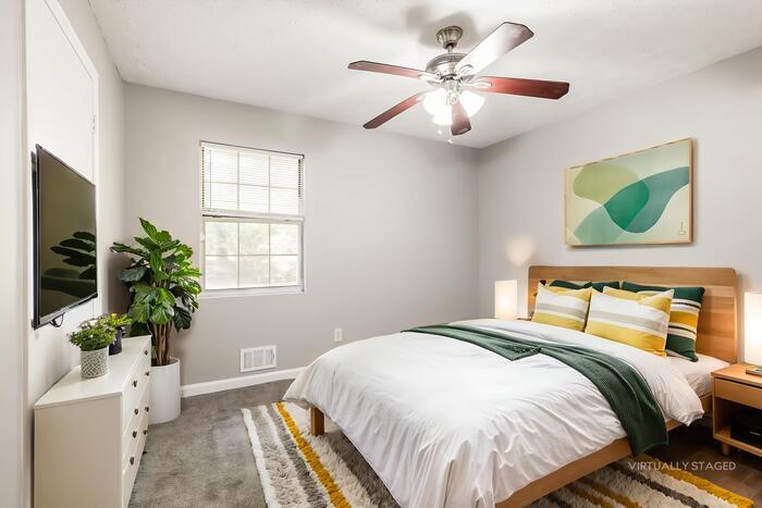 Building Photo - 445 Meadowbrook Dr