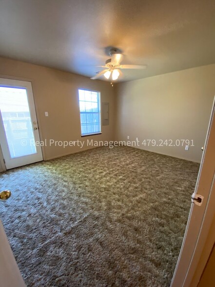 Building Photo - 1001 Trenton Dr