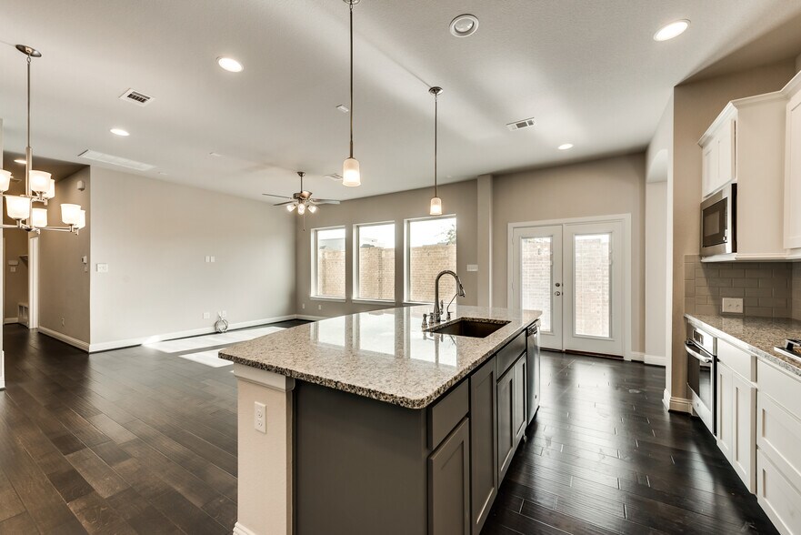 Building Photo - 6716 E Prospect Way