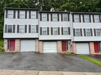 Building Photo - 3 Bedroom 1.5 Bathroom in Elizabethtown!
