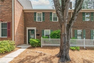 Building Photo - 3921 Valley Ct