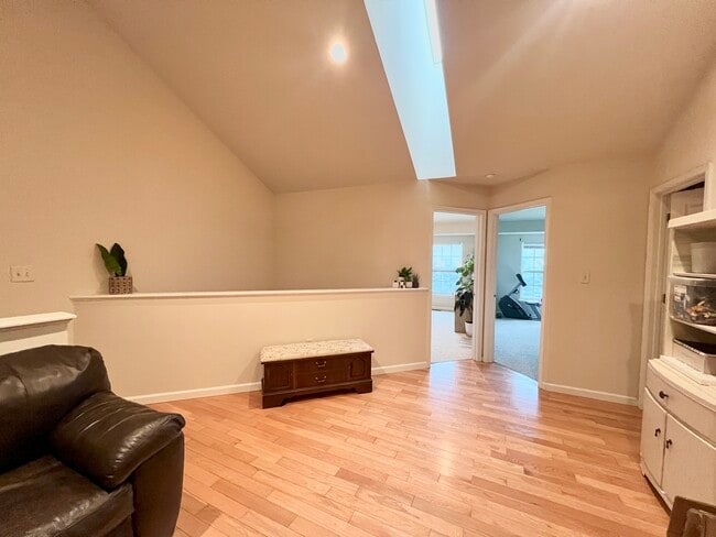 Building Photo - 368 Channing Dr